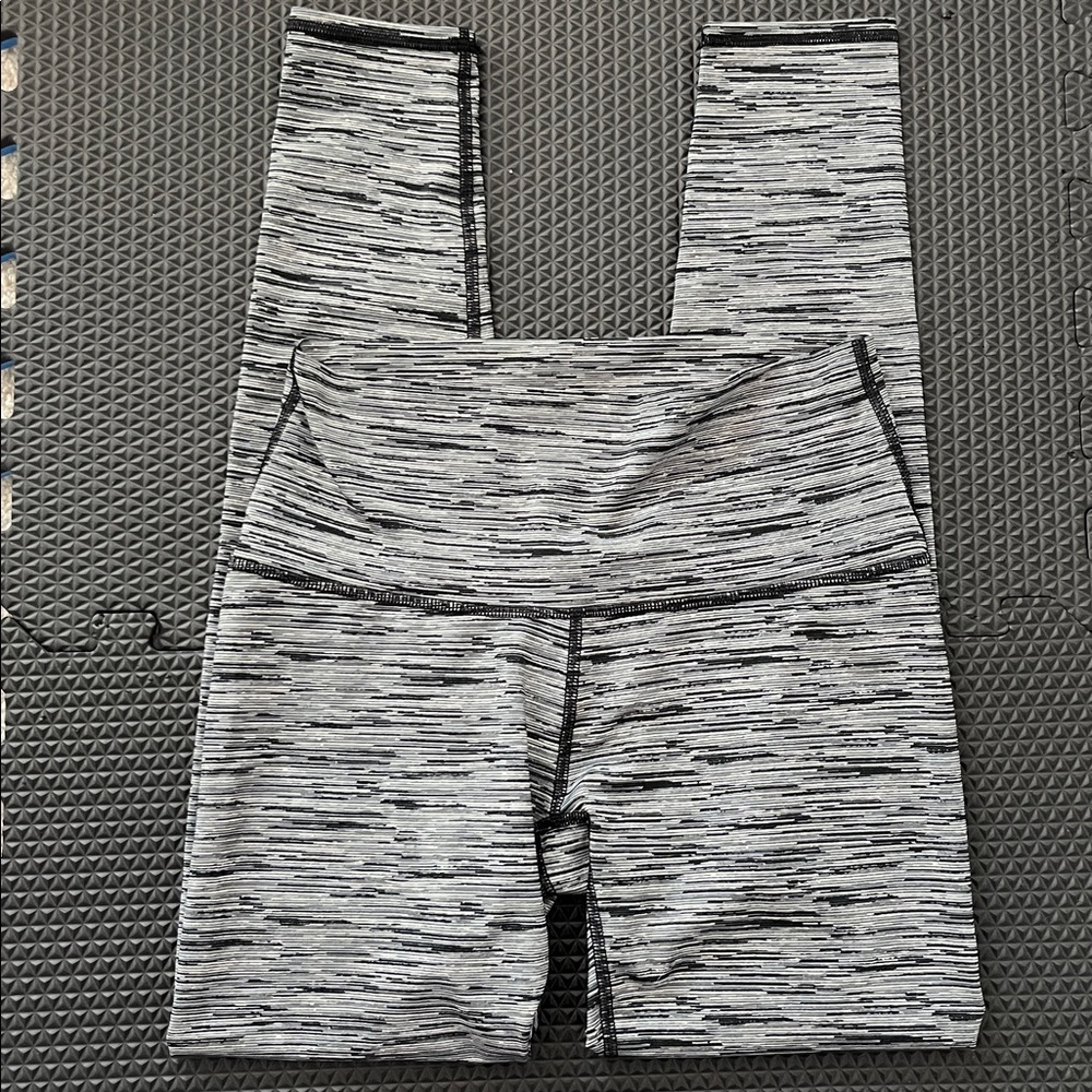 Aerie Gray Athletic Leggings - Picture 3 of 9